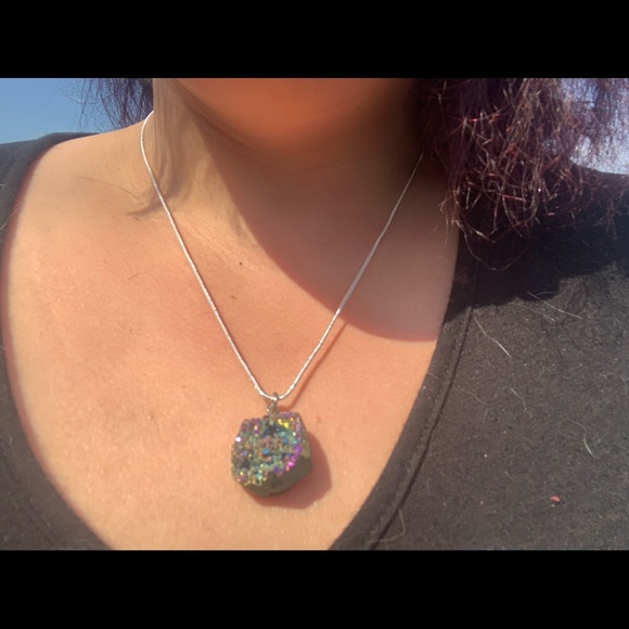 Druzzy crystal necklace - Picture 2 of 3